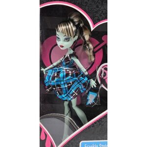 2012 Monster High-Sweet 1600 "Frankie Stein" BCW54